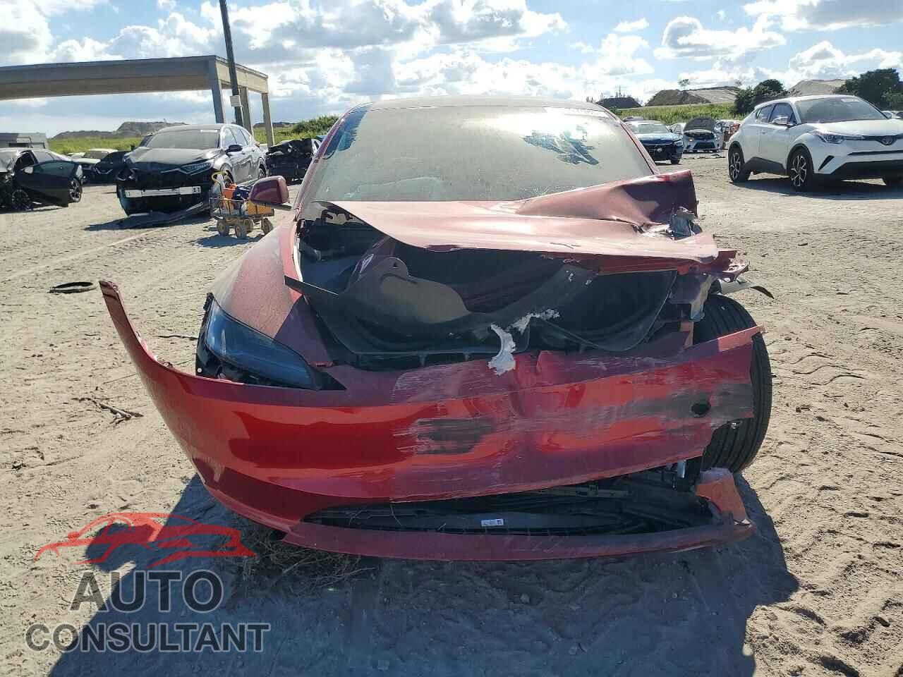 TESLA MODEL 3 2025 - 5YJ3E1EA2SF949303