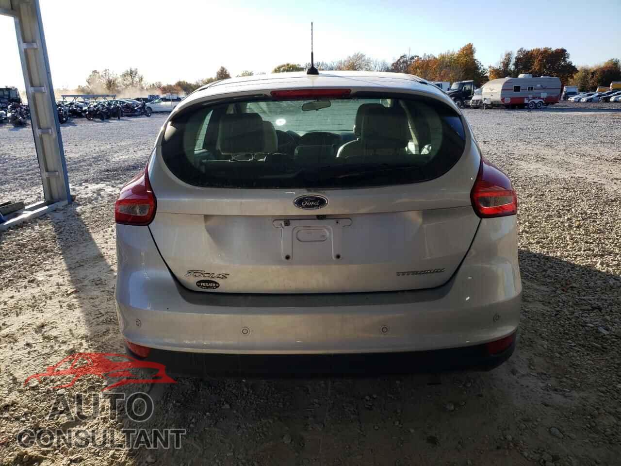 FORD FOCUS 2017 - 1FADP3N24HL287254