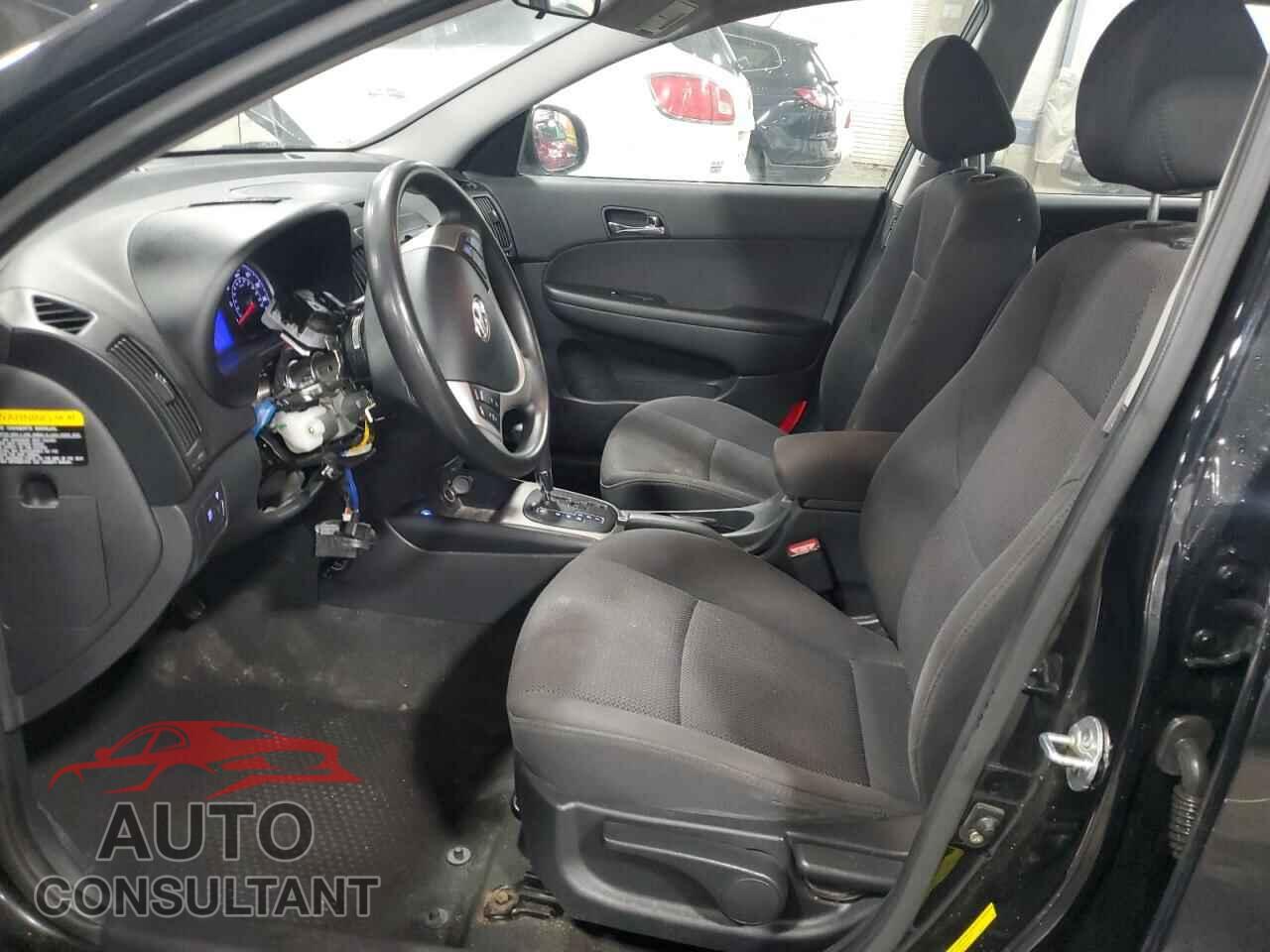HYUNDAI ELANTRA 2011 - KMHDC8AE2BU100626