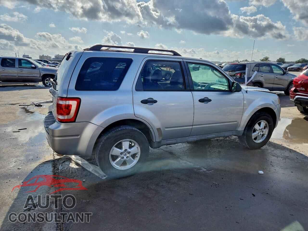FORD ESCAPE 2010 - 1FMCU0D77AKC87900