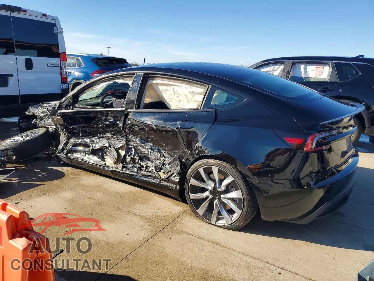 TESLA MODEL 3 2024 - 5YJ3E1EAXRF722578