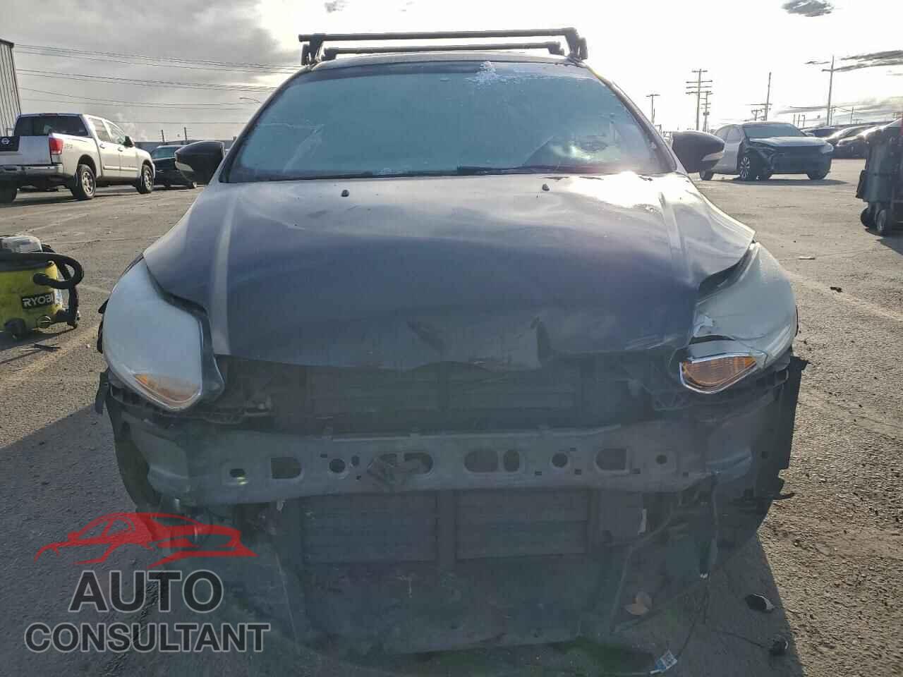 FORD FOCUS 2014 - 1FADP3F2XEL355910