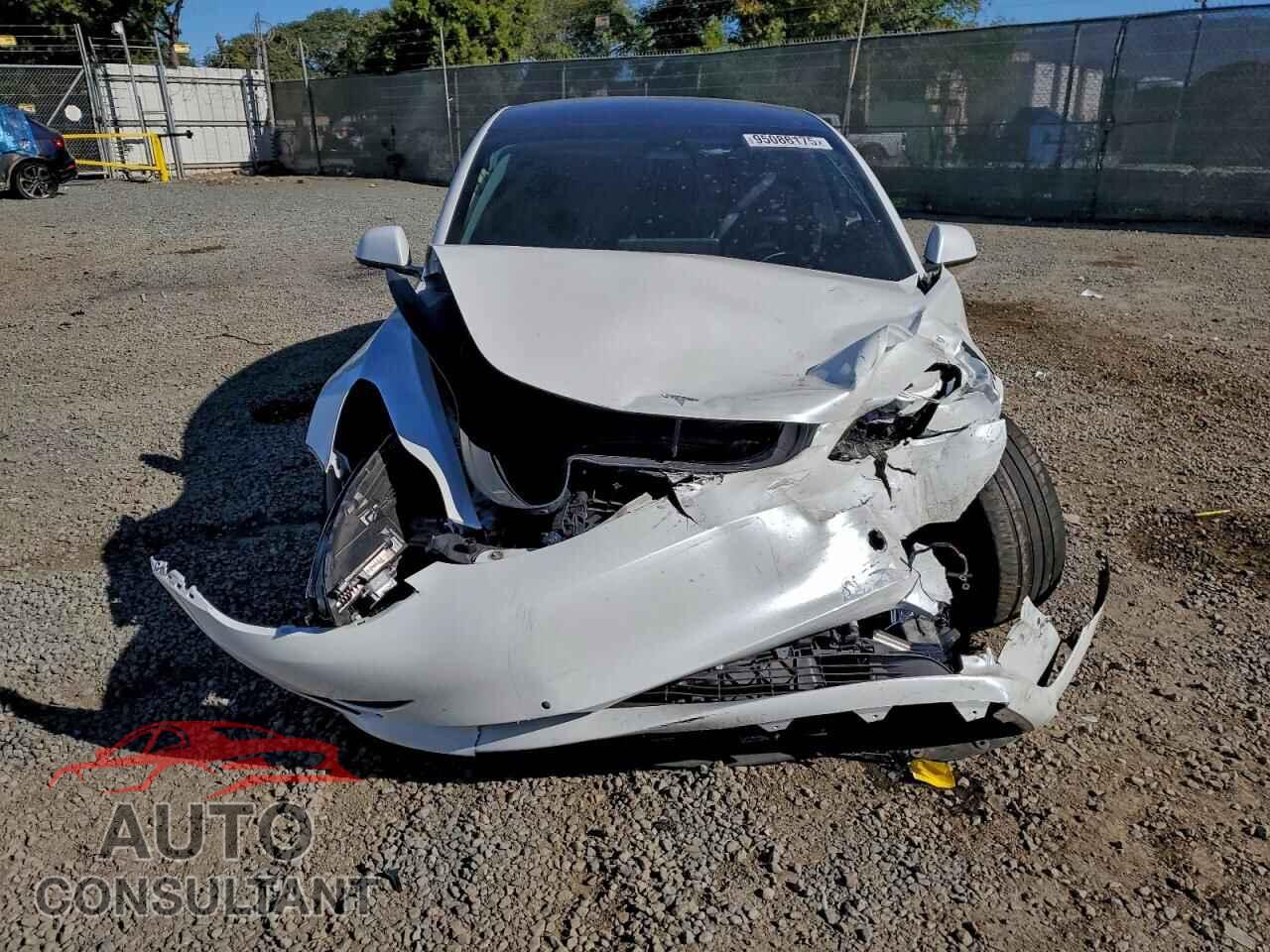 TESLA MODEL 3 2021 - 5YJ3E1EA6MF053069