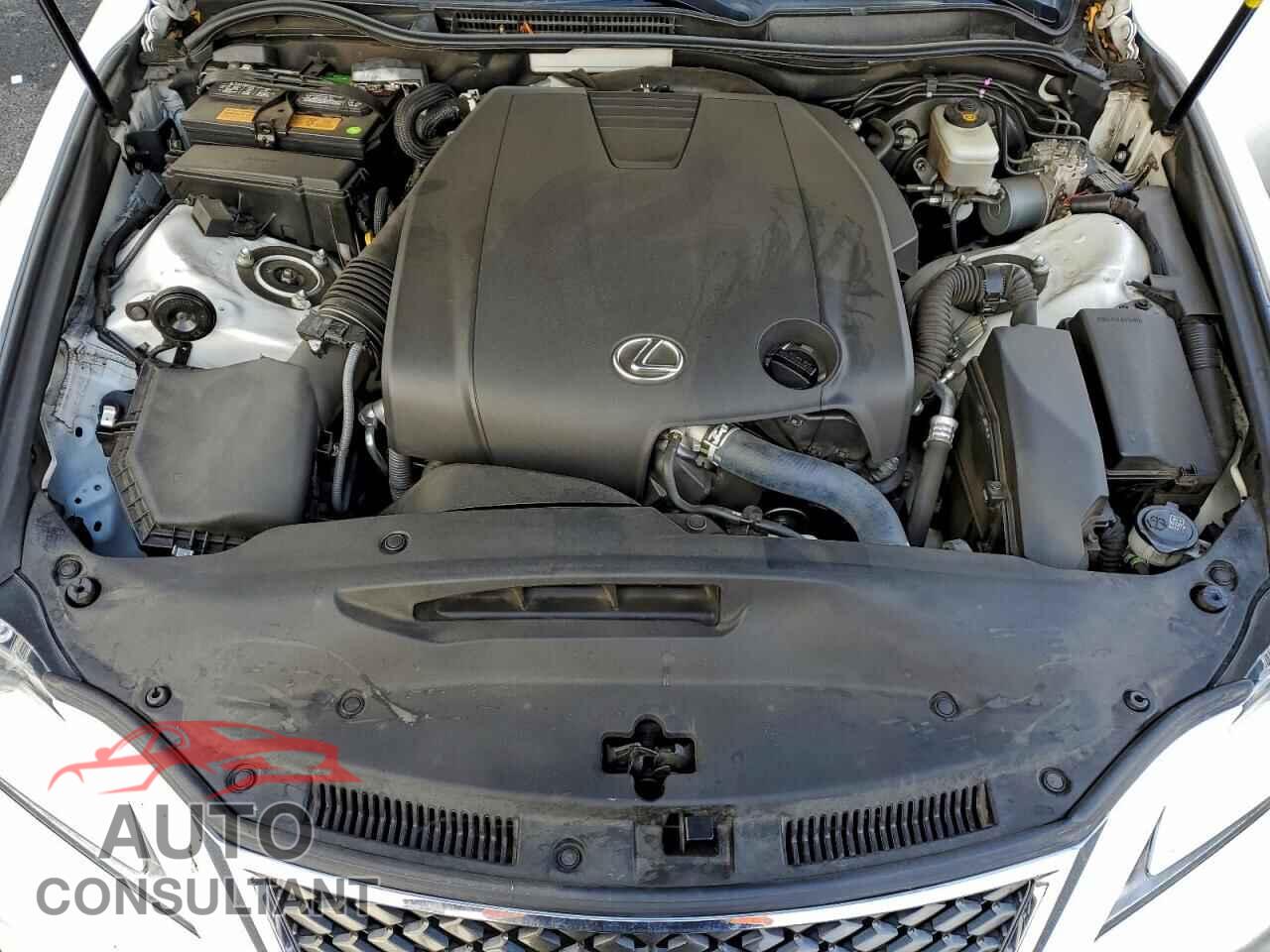 LEXUS IS 2014 - JTHBF1D2XE5014103