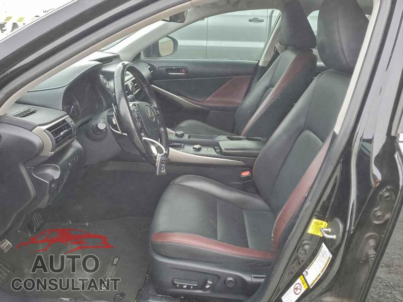 LEXUS IS 2017 - JTHBA1D24H5052073