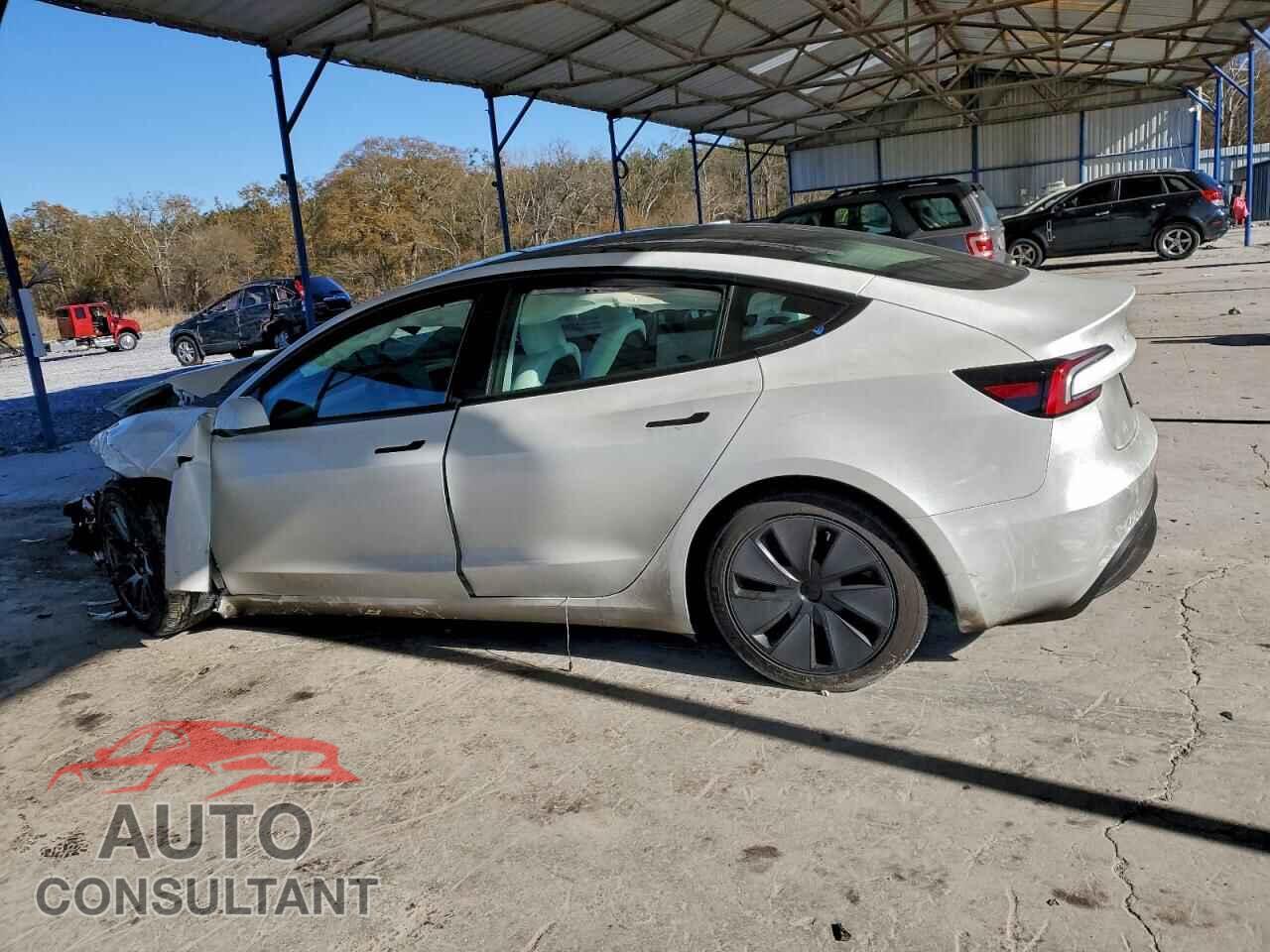 TESLA MODEL 3 2025 - 5YJ3E1EB2SF921817