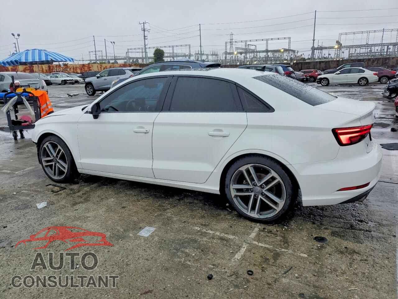 AUDI A3 2019 - WAUAUGFF7KA083272