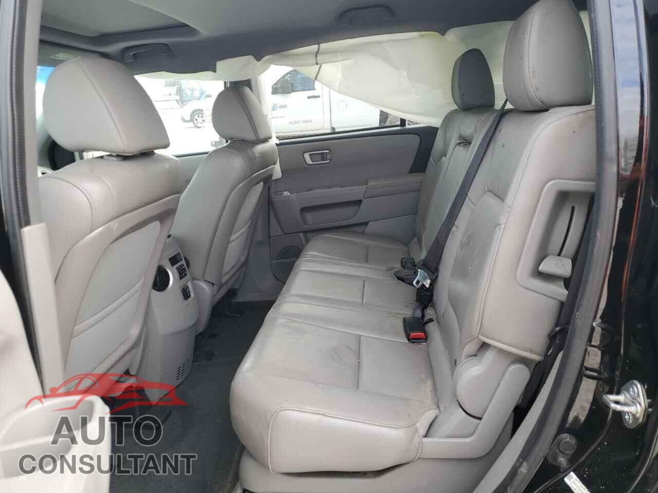 HONDA PILOT 2015 - 5FNYF4H50FB026083