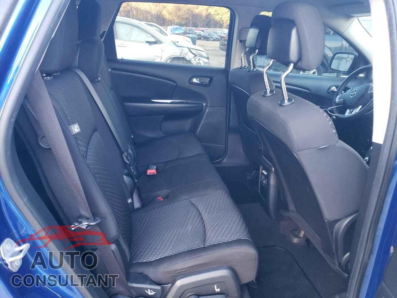 DODGE JOURNEY 2015 - 3C4PDCBB3FT692608
