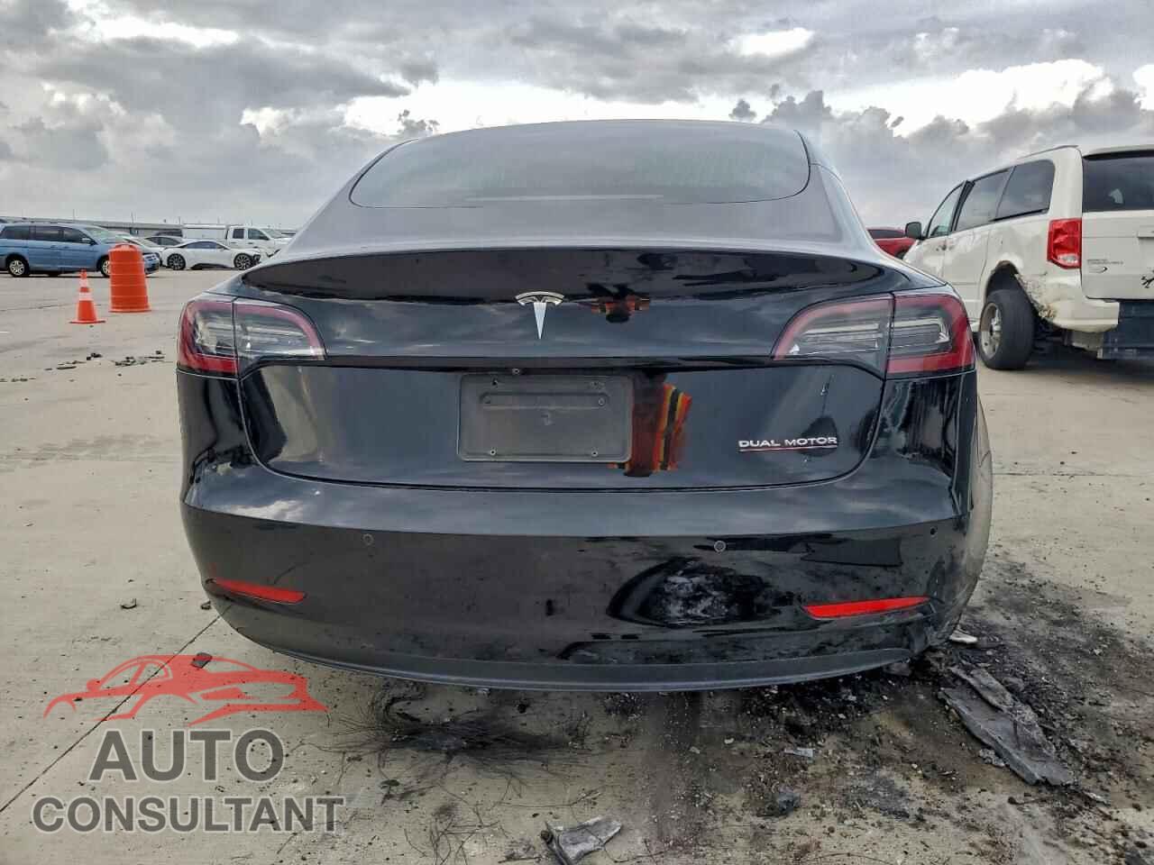 TESLA MODEL 3 2019 - 5YJ3E1EB3KF390675