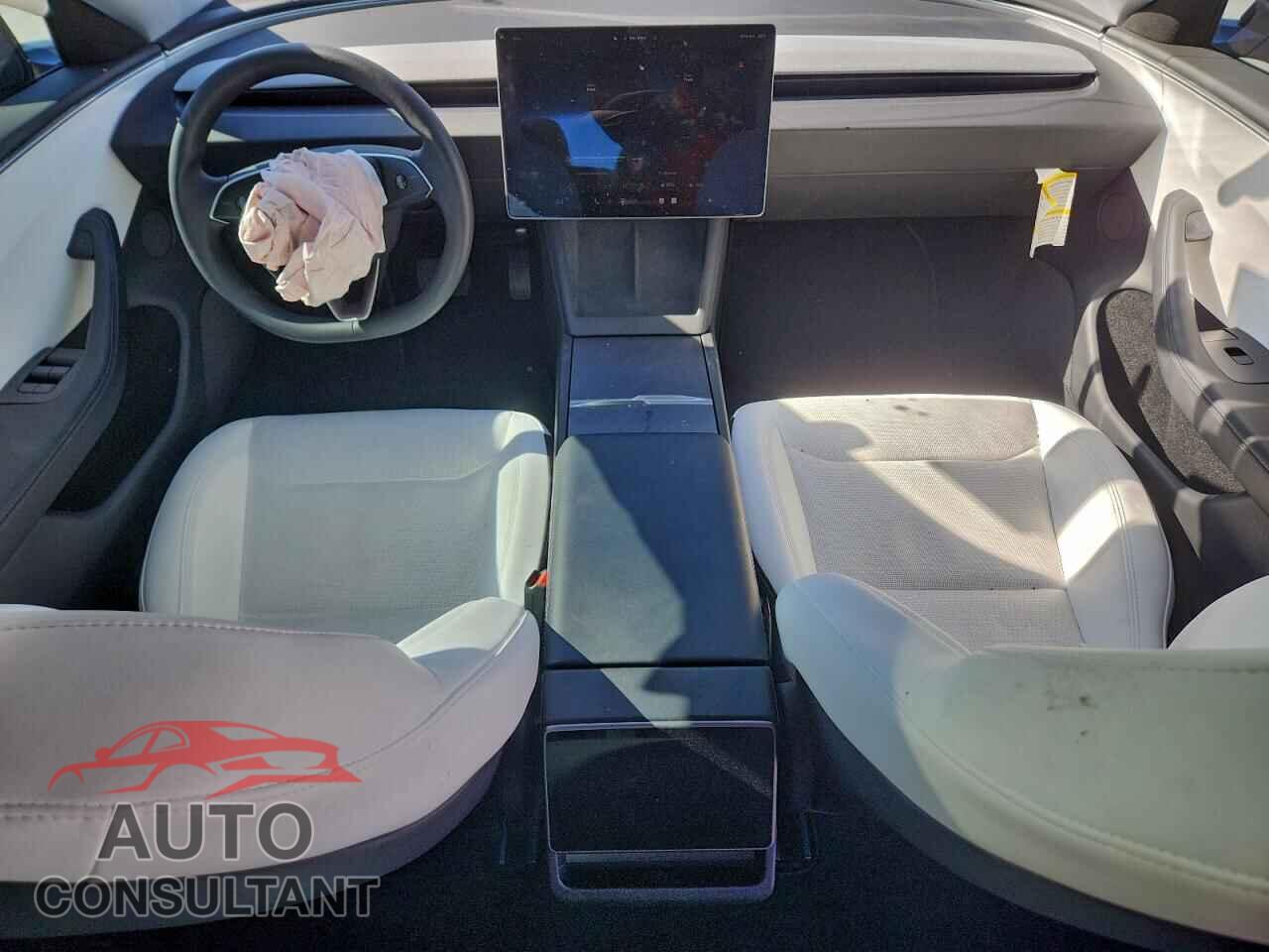 TESLA MODEL 3 2024 - 5YJ3E1EB7RF810979