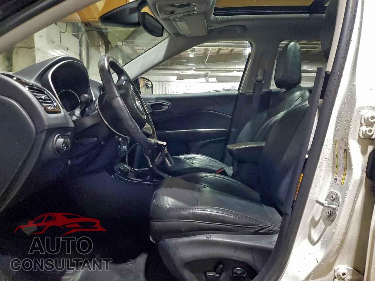 JEEP COMPASS 2018 - 3C4NJDCB0JT234411
