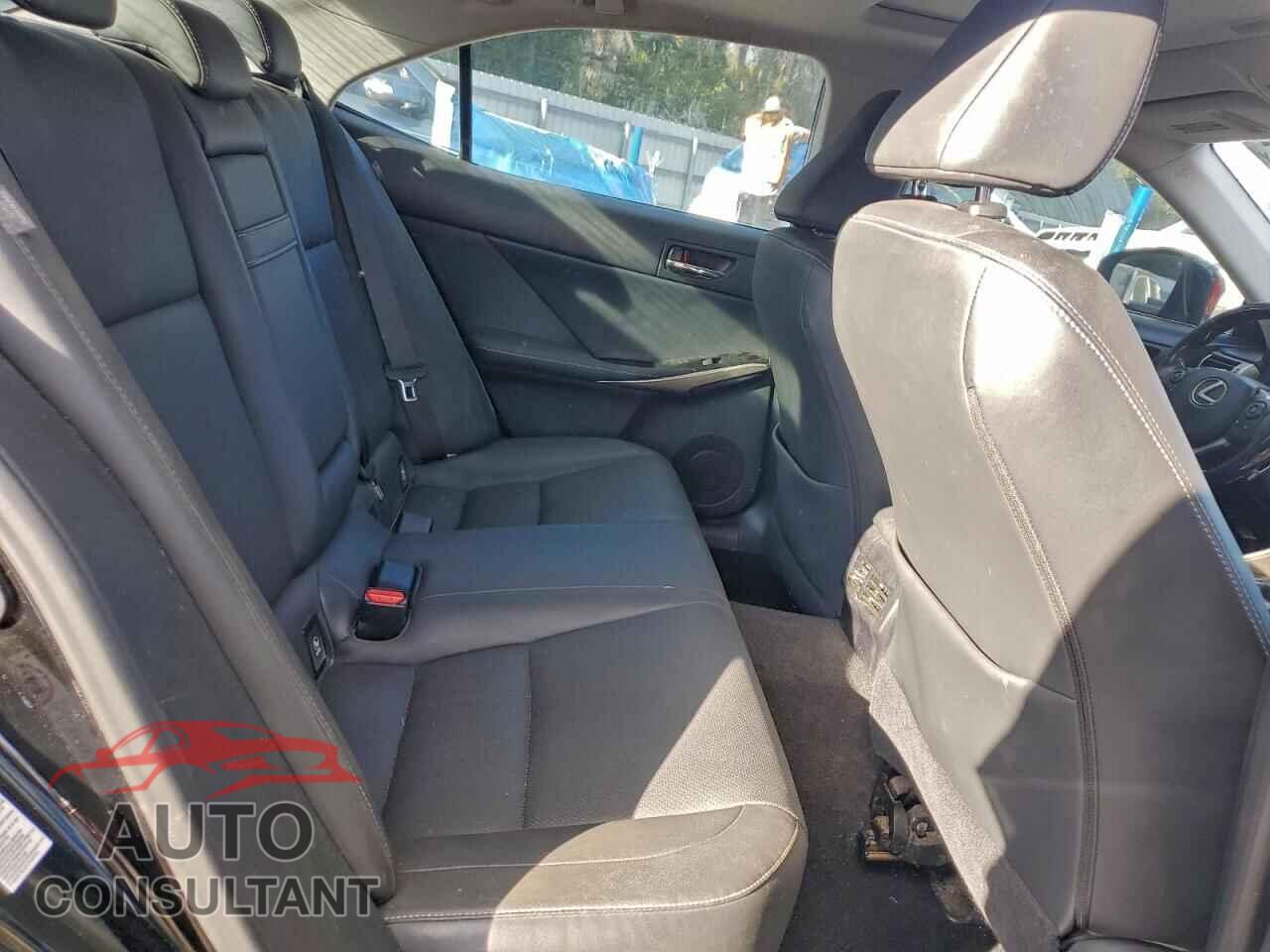 LEXUS IS 2015 - JTHBF1D23F5082535