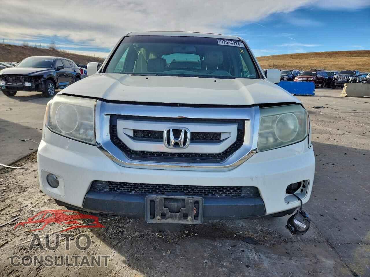 HONDA PILOT 2011 - 5FNYF4H64BB060644