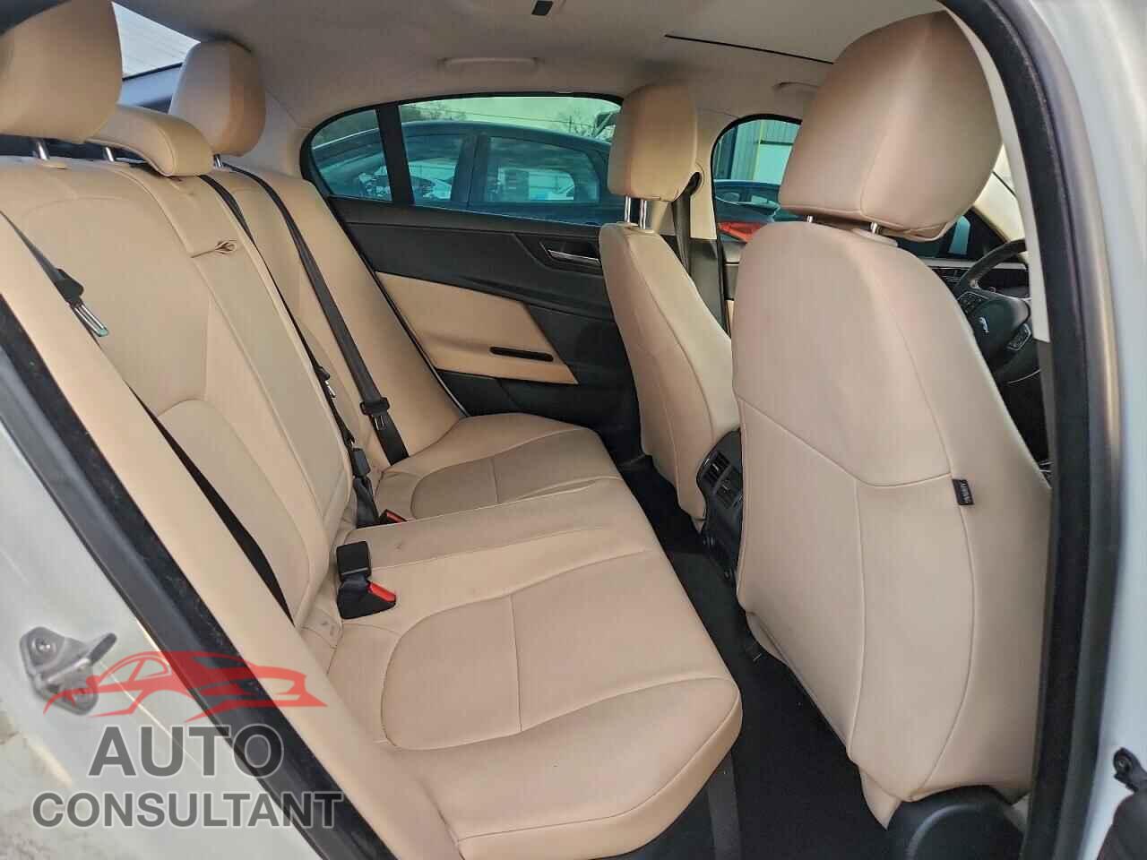 JAGUAR XE 2017 - SAJAD4BG3HA969034