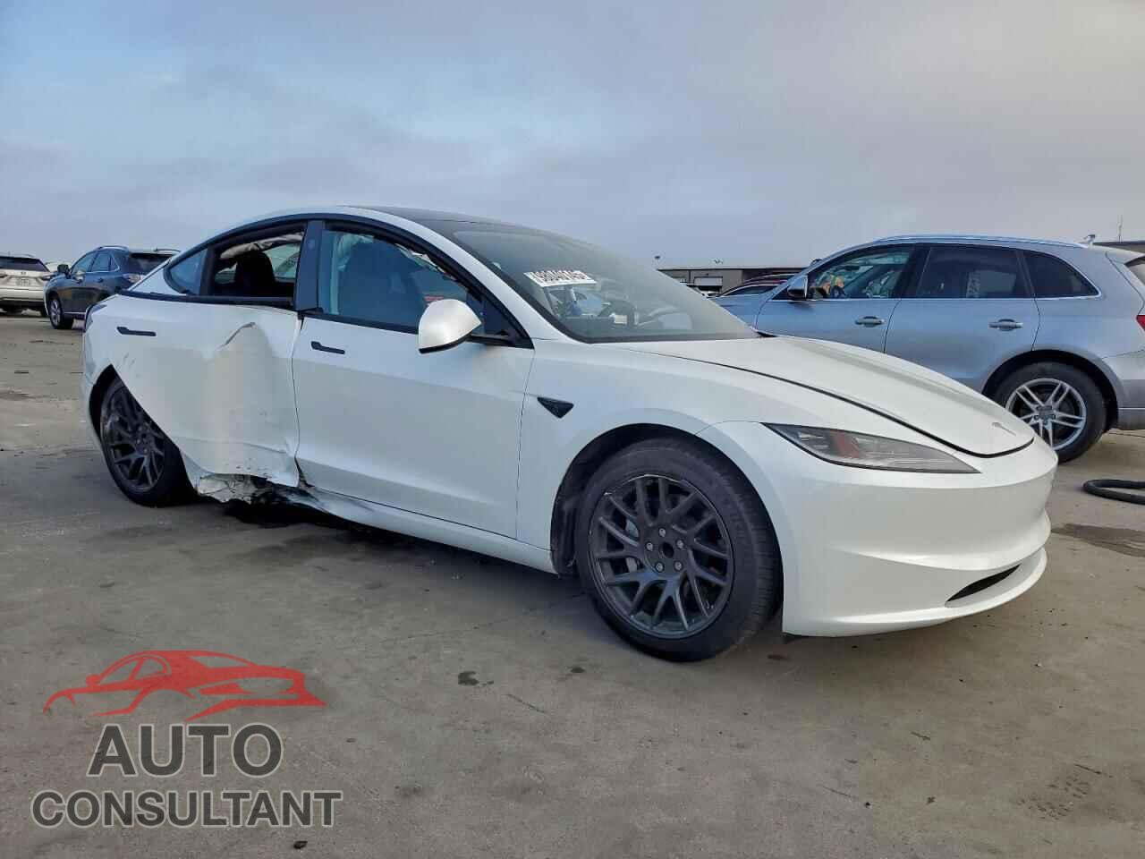 TESLA MODEL 3 2024 - 5YJ3E1EA9RF869877