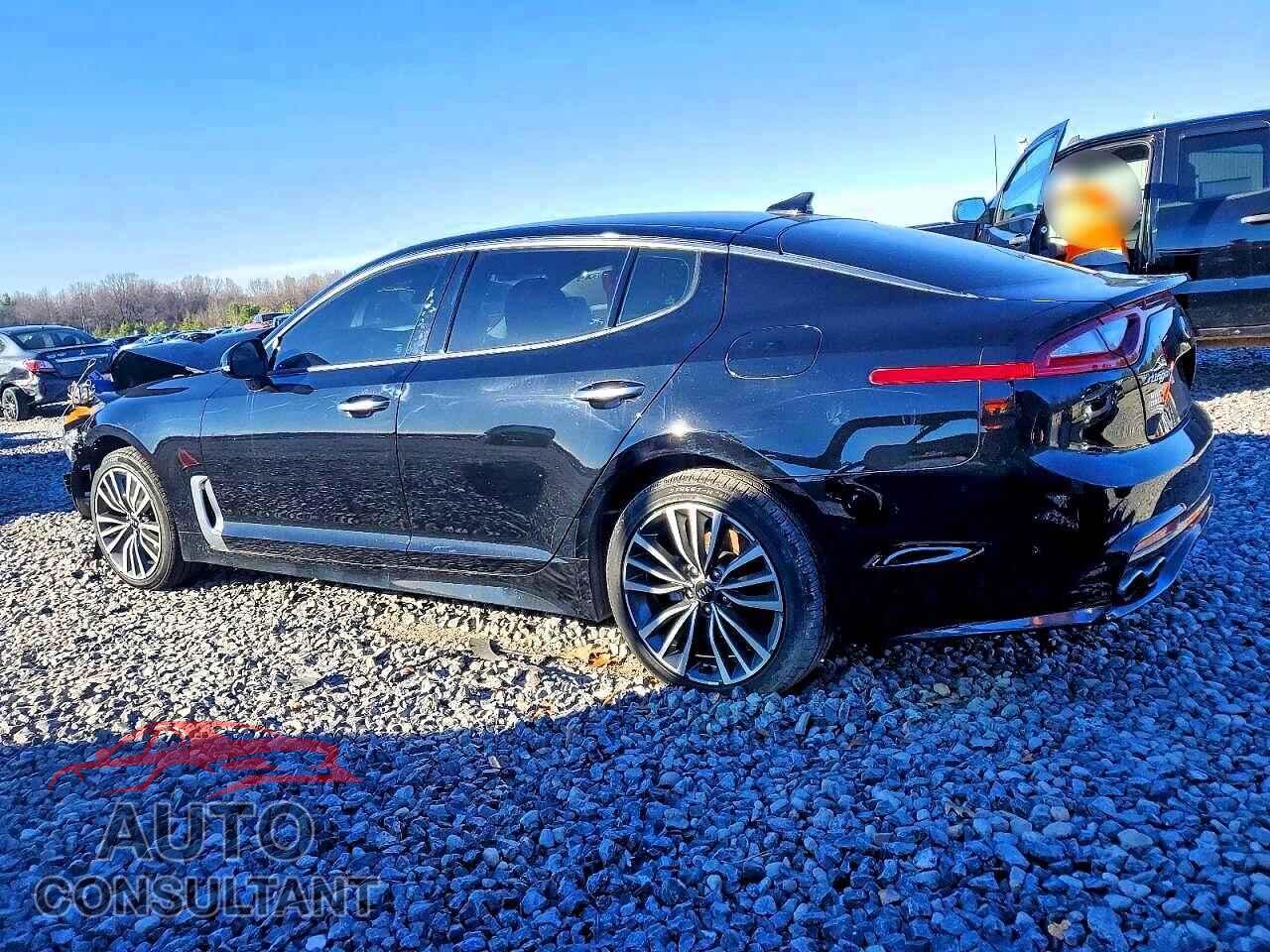 KIA STINGER 2019 - KNAE15LA4K6055620