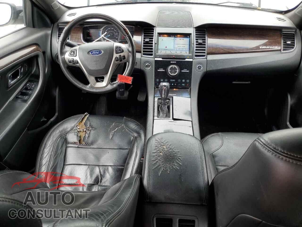 FORD TAURUS 2018 - 1FAHP2F89JG102886