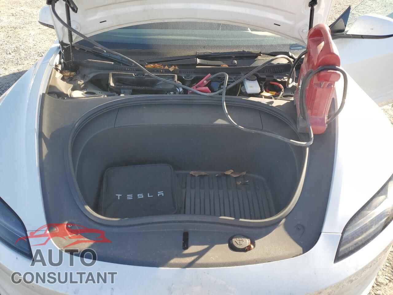 TESLA MODEL 3 2024 - 5YJ3E1EA2RF733770