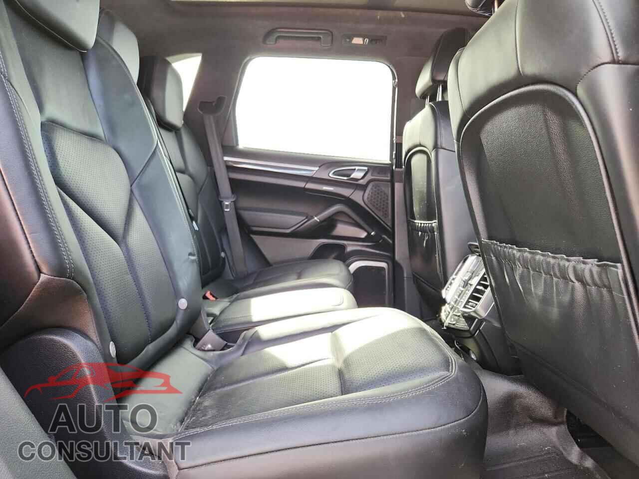 PORSCHE CAYENNE 2012 - WP1AC2A24CLA84283