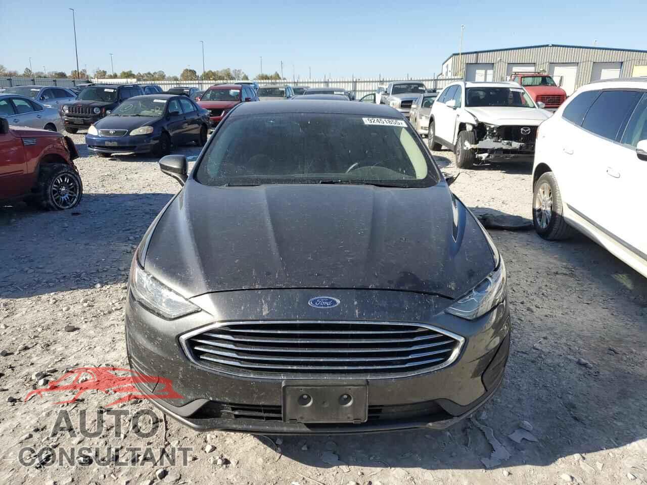 FORD FUSION 2019 - 3FA6P0LU5KR185109