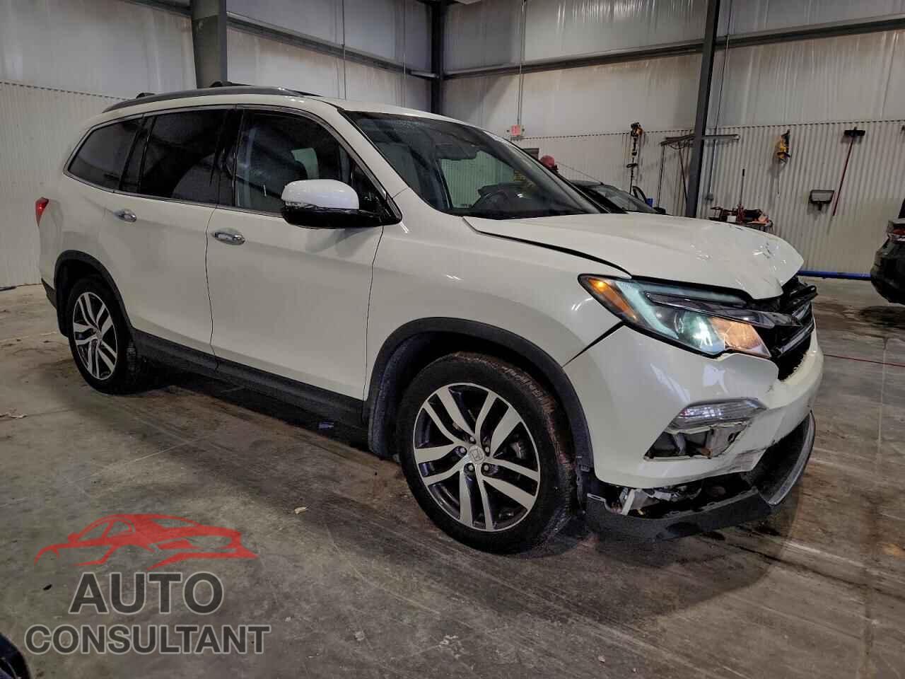 HONDA PILOT 2017 - 5FNYF6H06HB060371