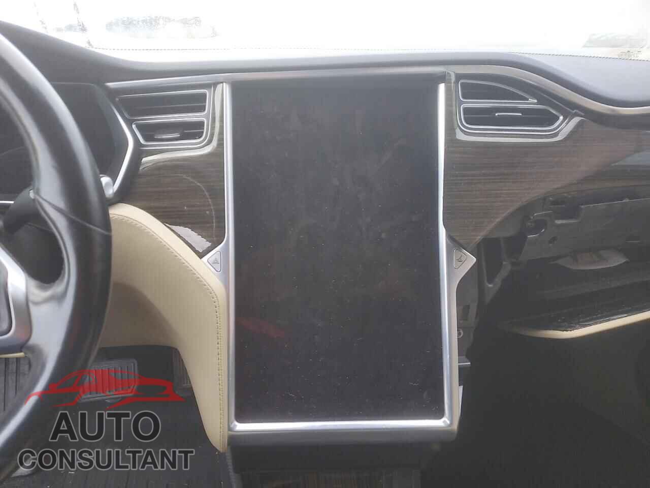 TESLA MODEL S 2015 - 5YJSA1H2XFFP70380