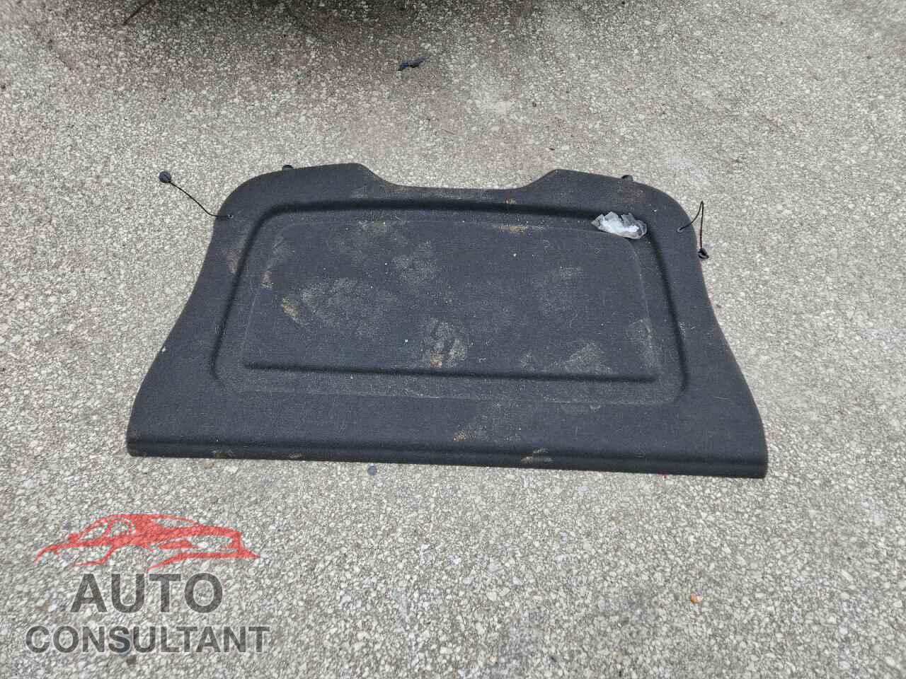 FORD FOCUS 2018 - 1FADP3N27JL326005