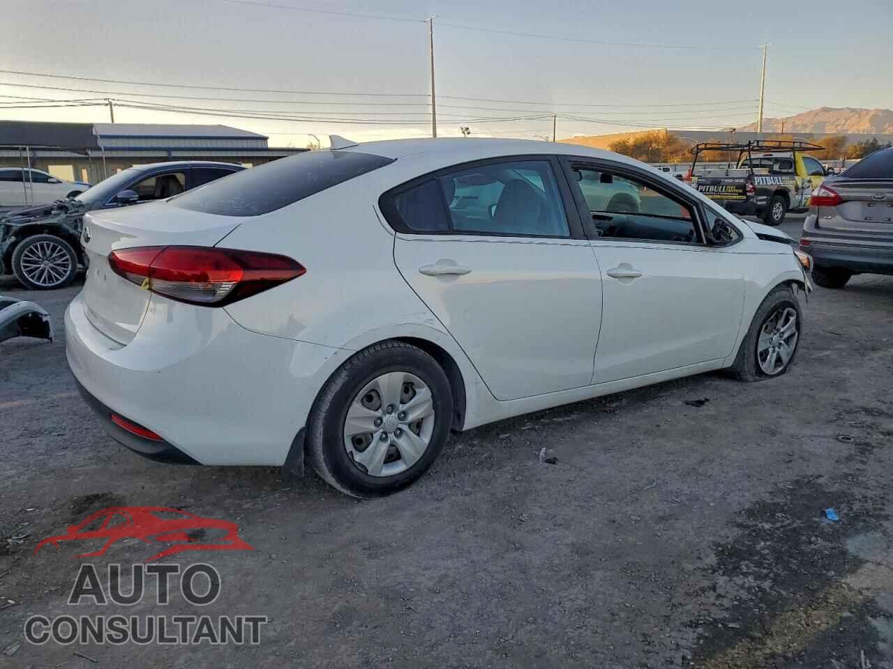 KIA FORTE 2018 - 3KPFK4A77JE245281