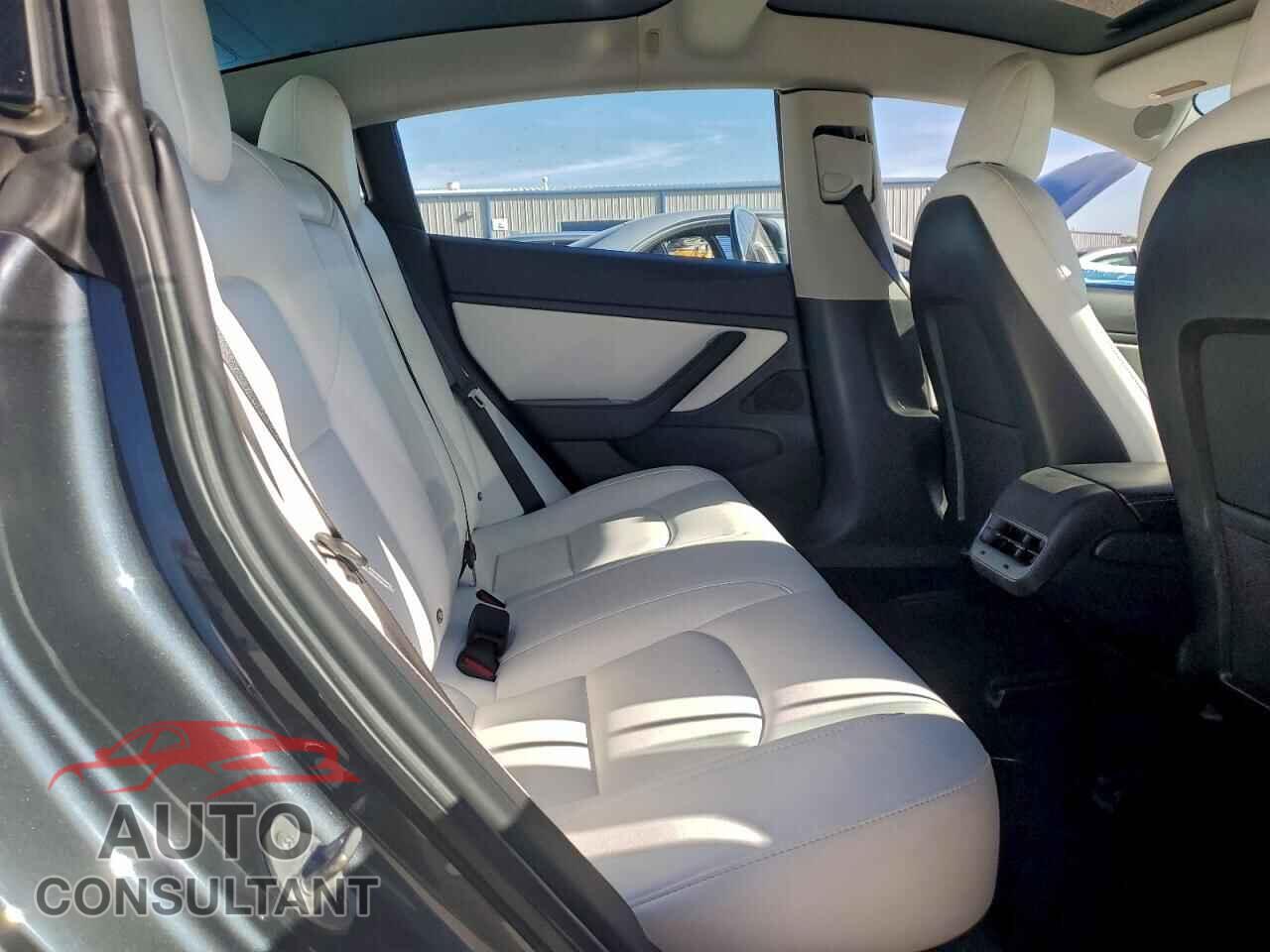 TESLA MODEL 3 2018 - 5YJ3E1EA6JF169075