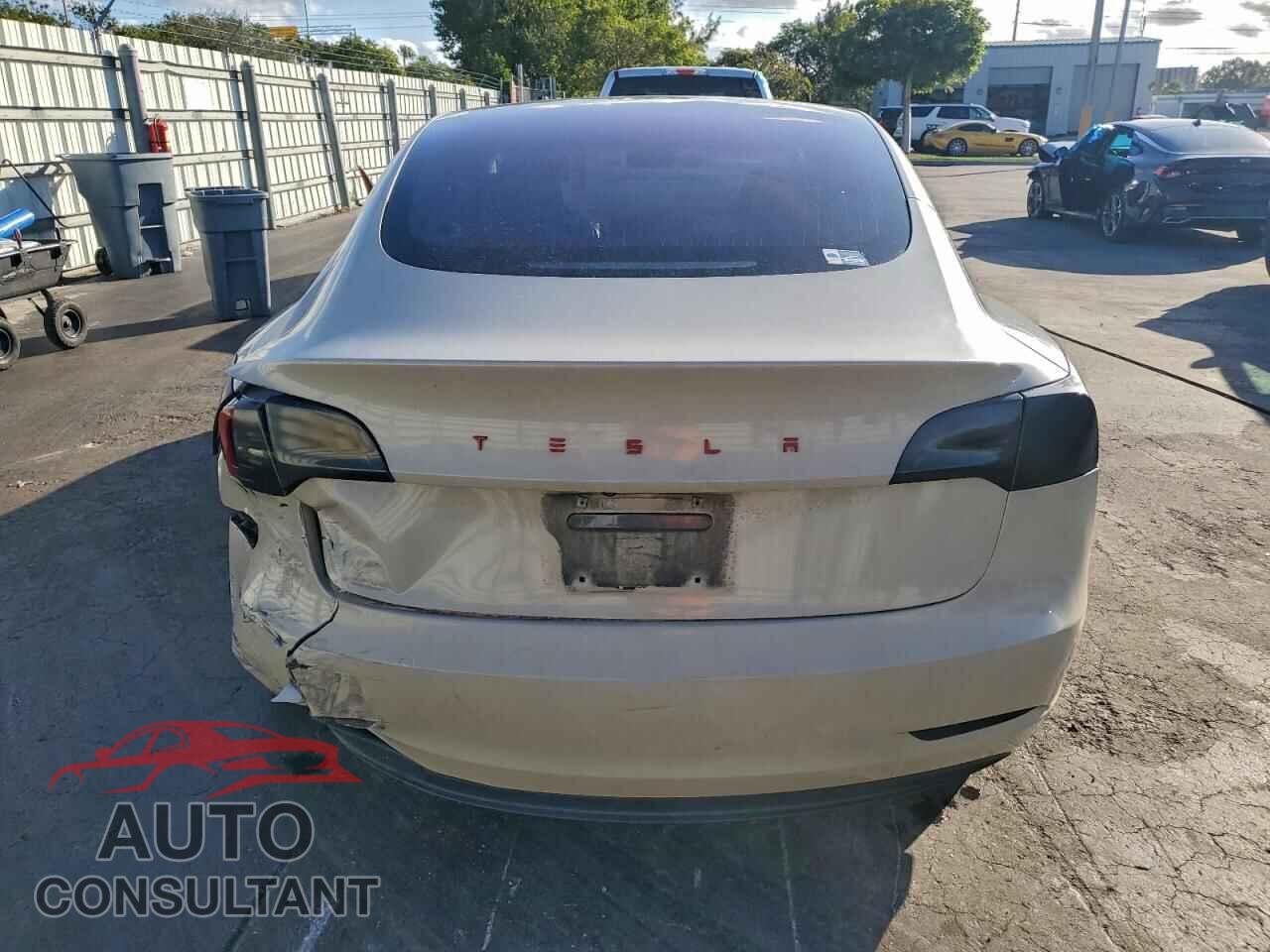 TESLA MODEL 3 2018 - 5YJ3E1EA0JF030477