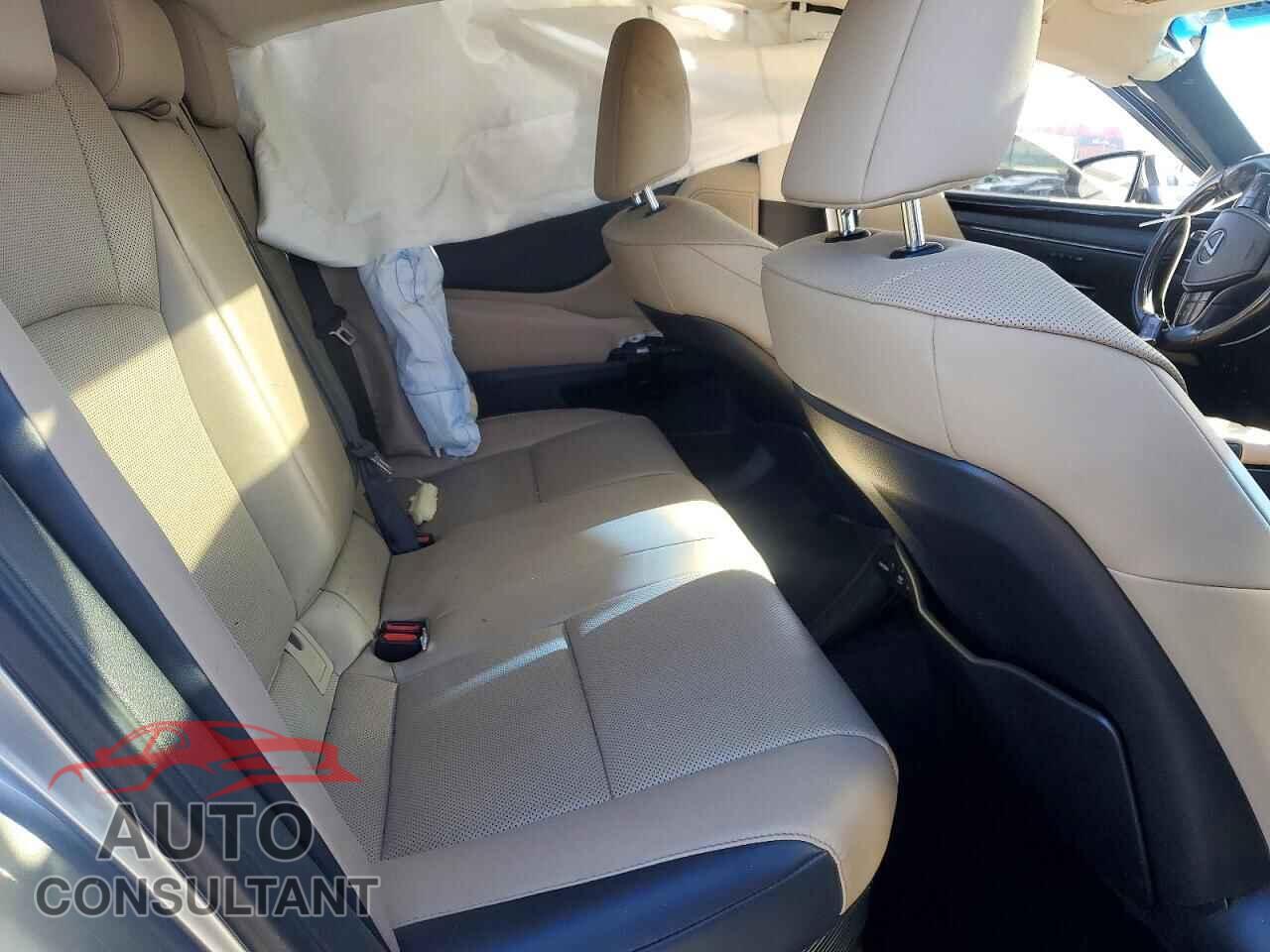 LEXUS ES300 2019 - JTHB21B11K2006703
