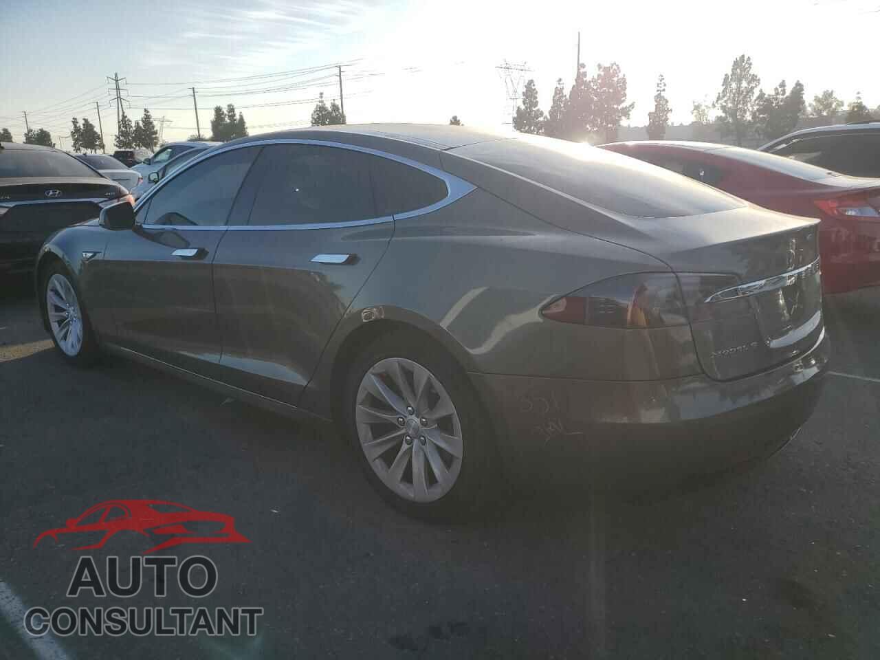 TESLA MODEL S 2016 - 5YJSA1E18GF152715