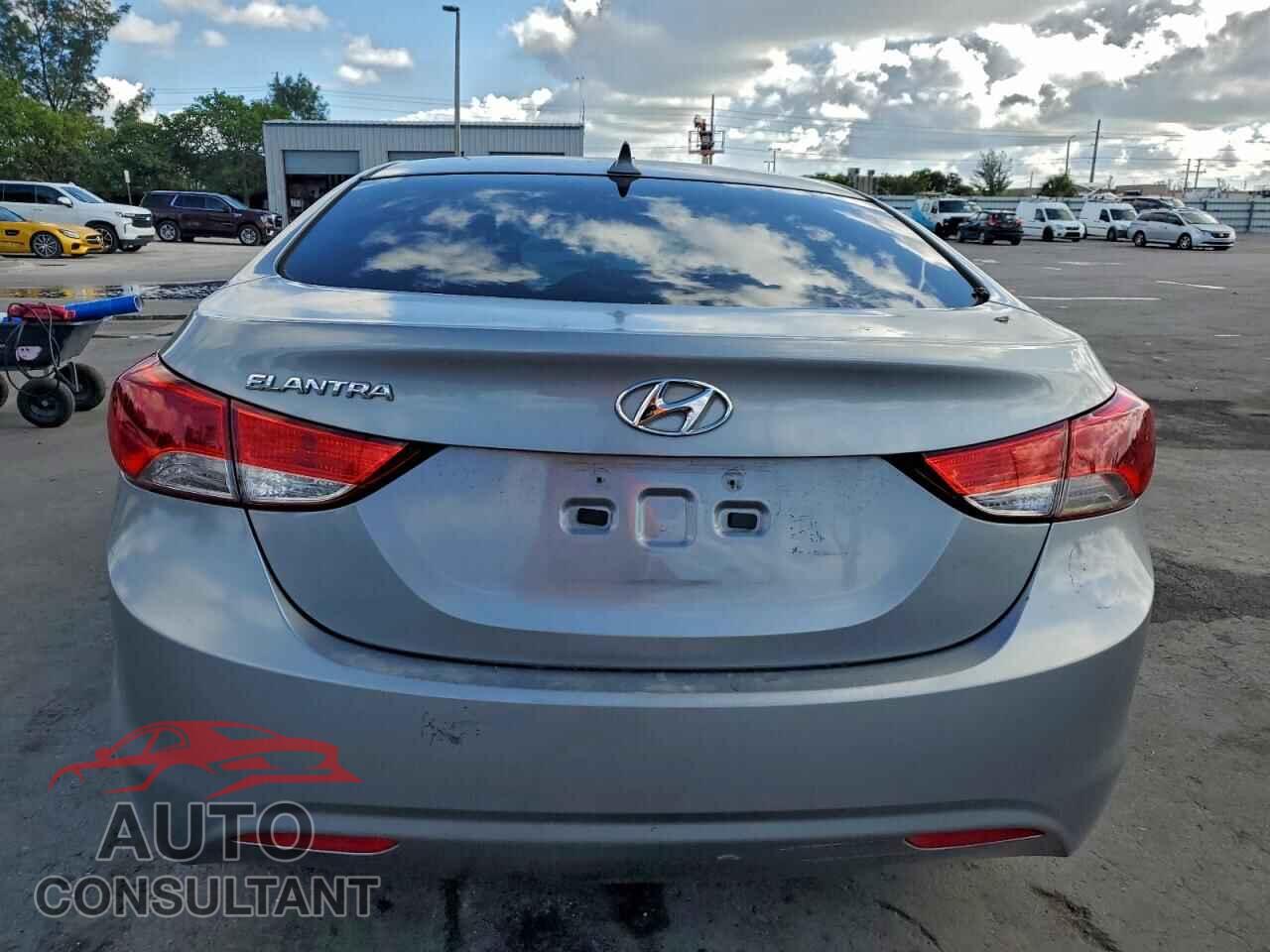 HYUNDAI ELANTRA 2012 - KMHDH4AE6CU374066