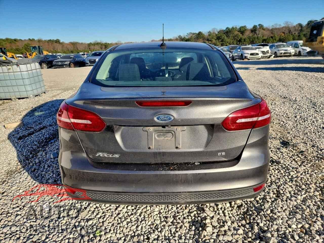 FORD FOCUS 2017 - 1FADP3F23HL232647