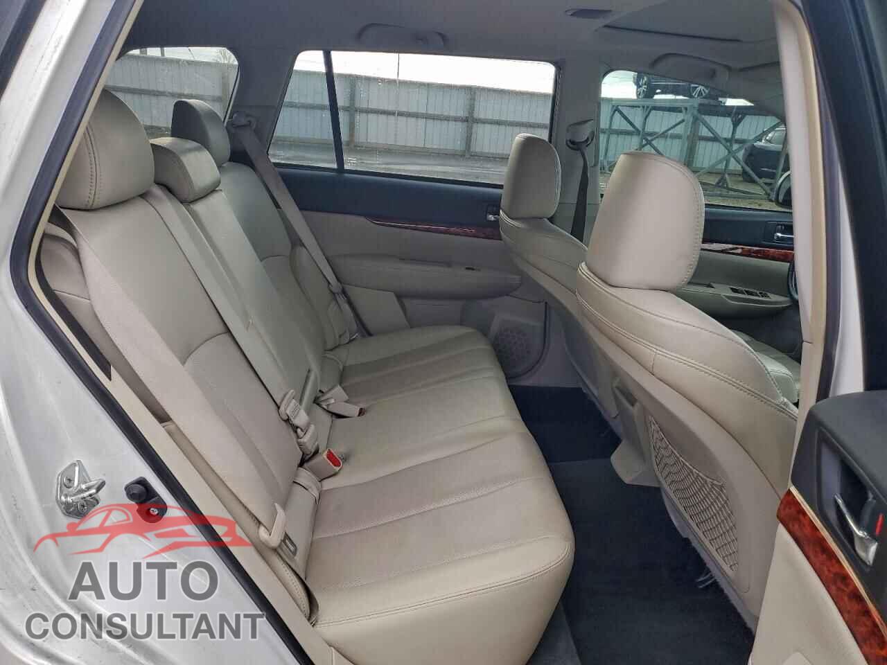 SUBARU OUTBACK 2012 - 4S4BRBKC8C3242017