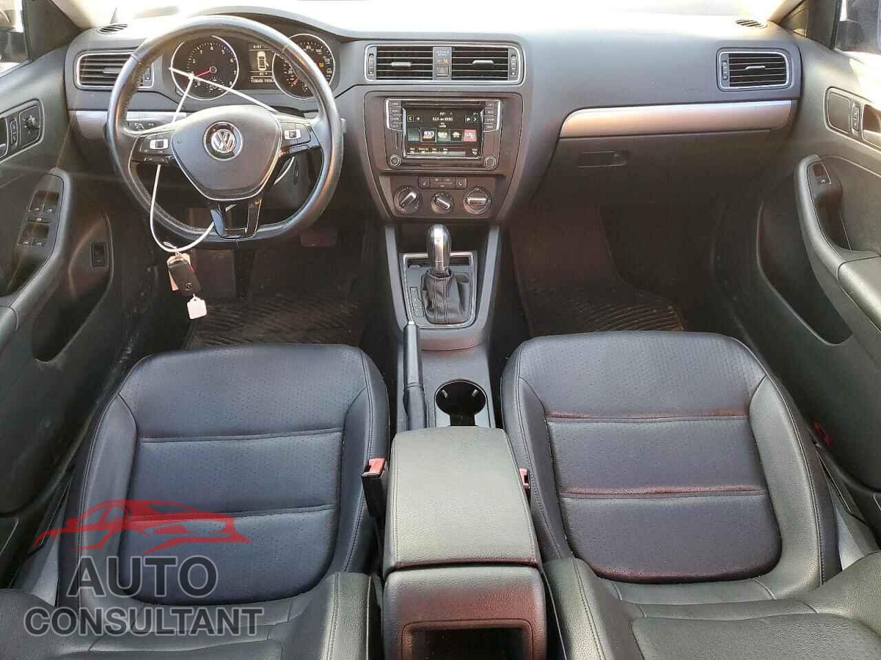 VOLKSWAGEN JETTA 2017 - 3VWDB7AJ1HM261610