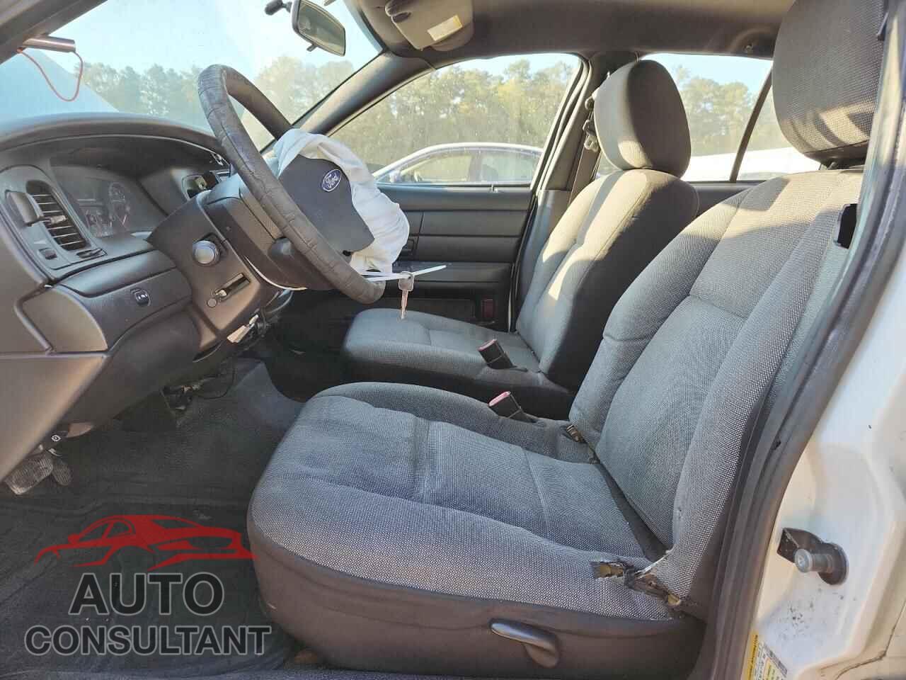 FORD CROWN VIC 2011 - 2FABP7BV4BX135580