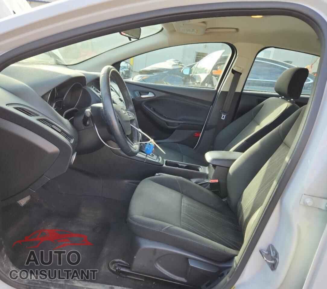 FORD FOCUS 2018 - 1FADP3F2XJL245871