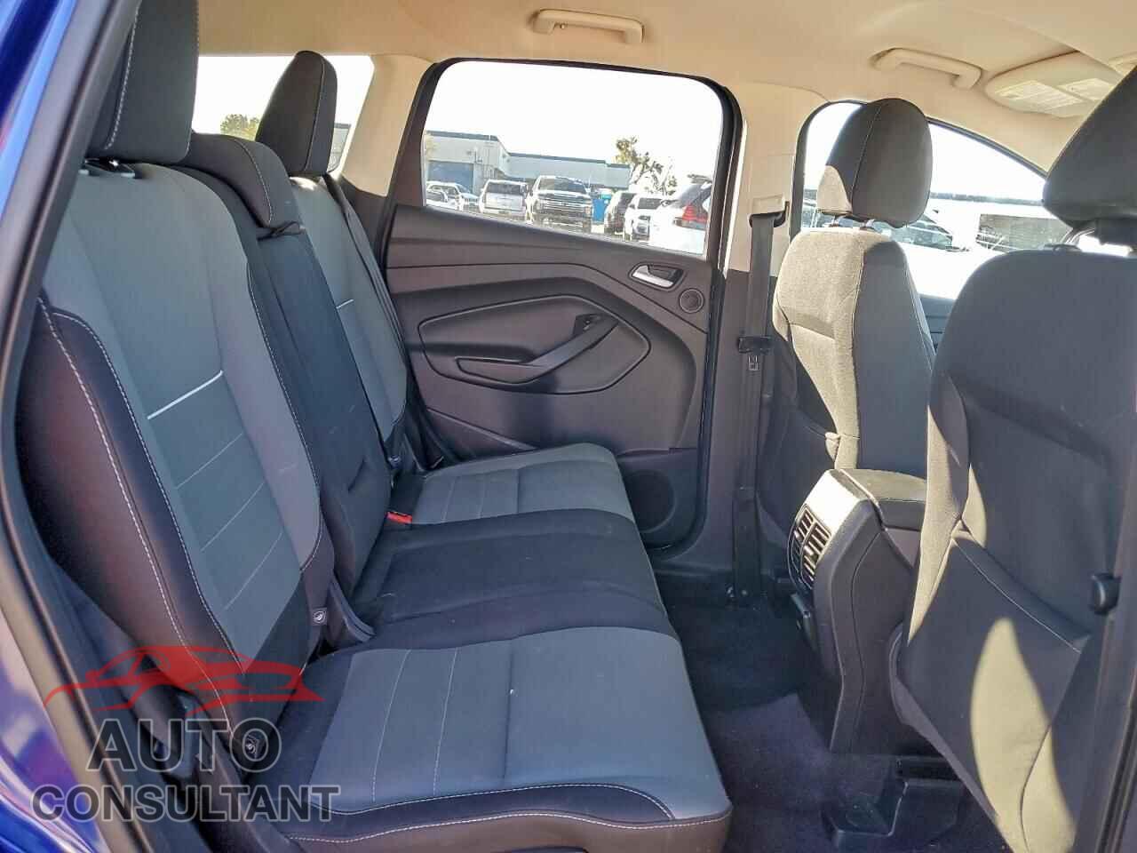 FORD ESCAPE 2015 - 1FMCU0GX1FUC81839