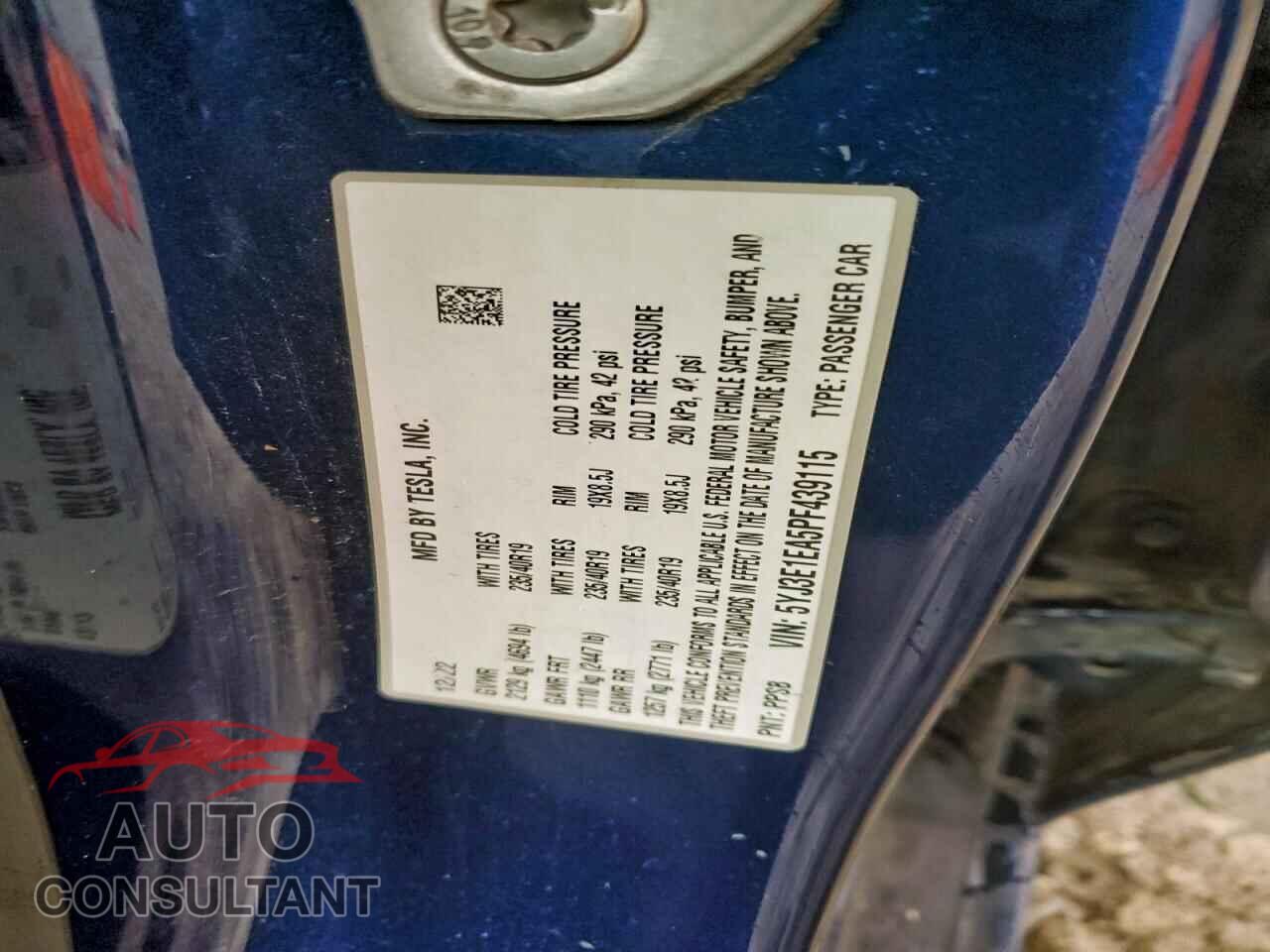TESLA MODEL 3 2023 - 5YJ3E1EA5PF439115