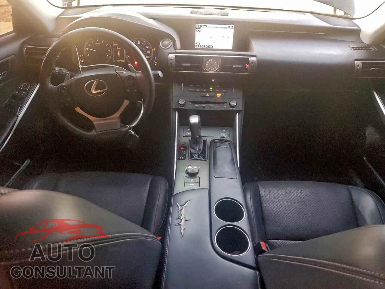 LEXUS IS 2015 - JTHBF1D29F5052570