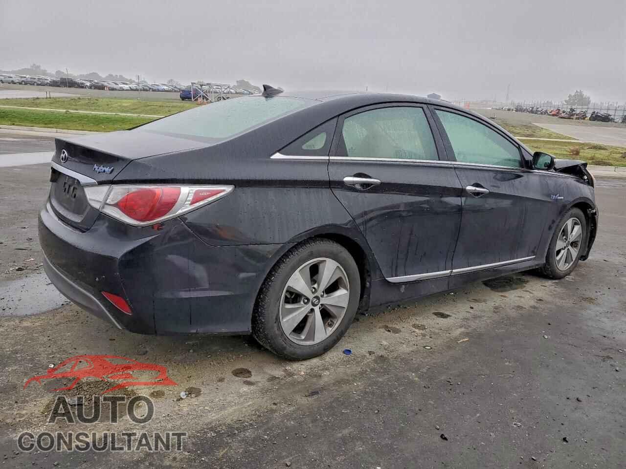 HYUNDAI SONATA 2012 - KMHEC4A47CA045999