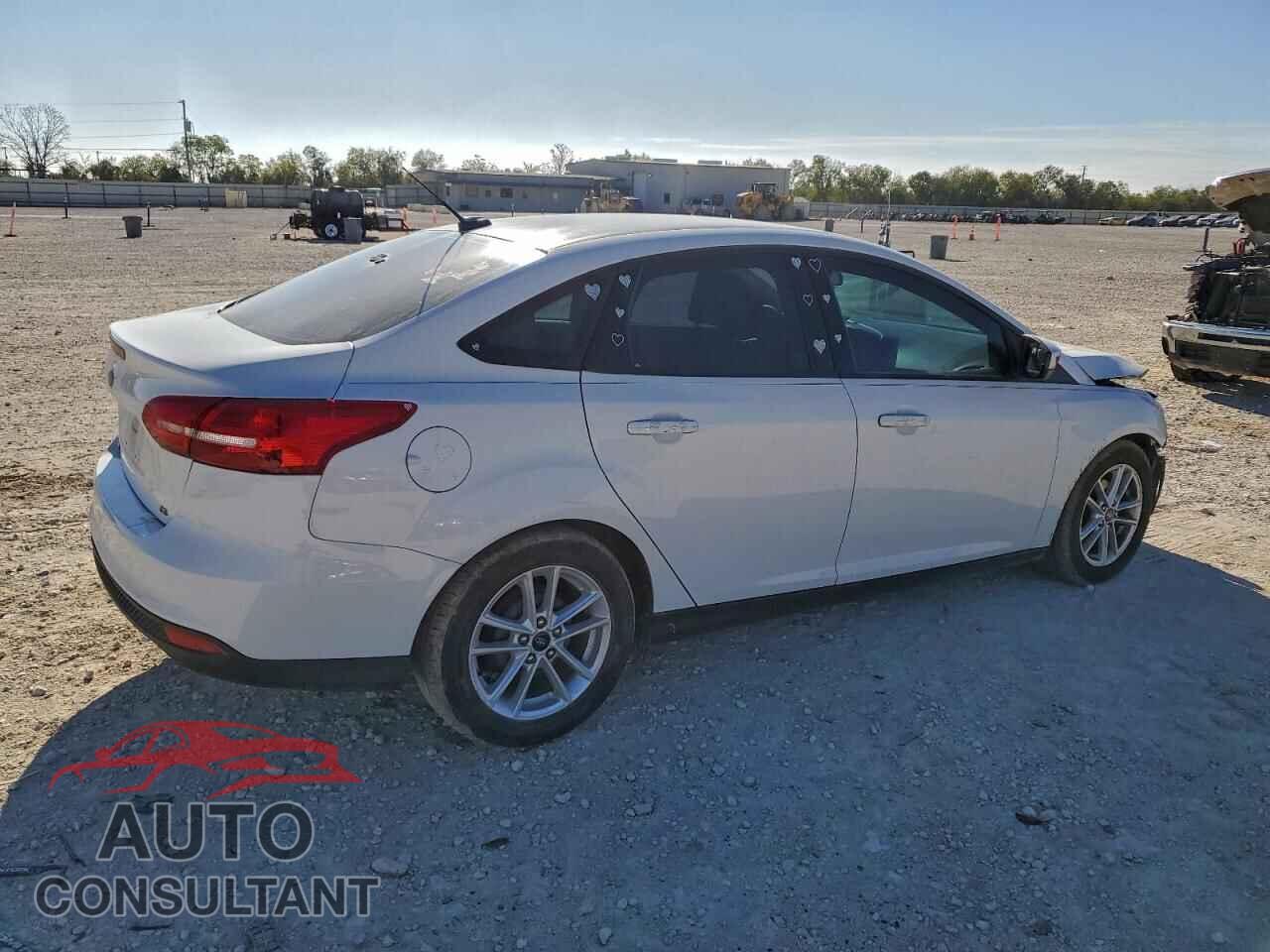 FORD FOCUS 2018 - 1FADP3F2XJL311979