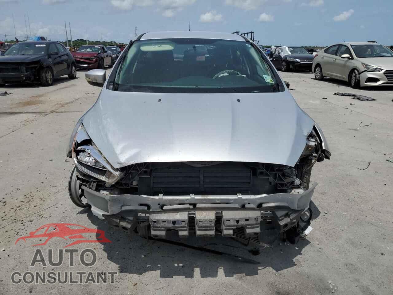 FORD FOCUS 2016 - 1FADP3K23GL351951