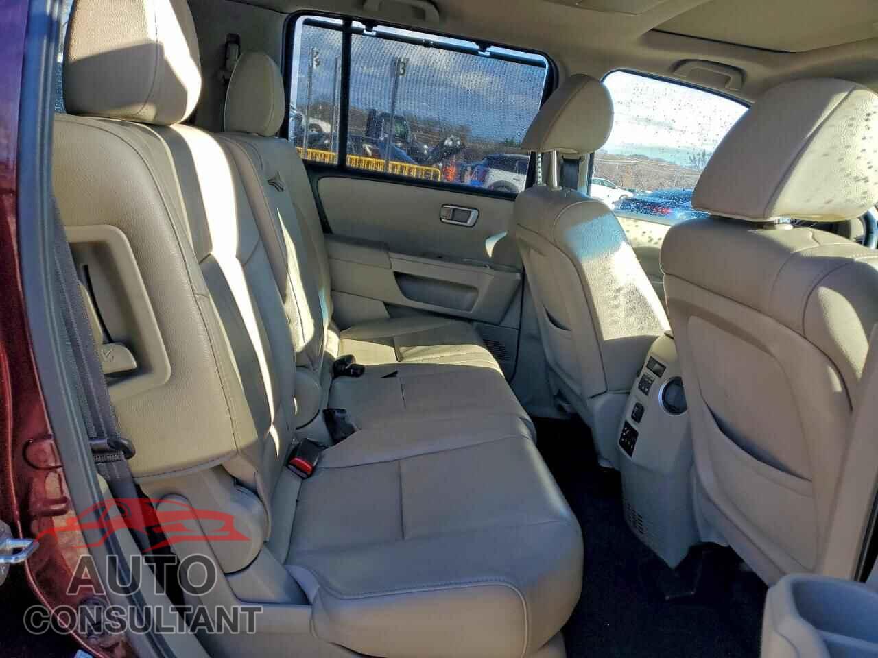 HONDA PILOT 2012 - 5FNYF4H99CB025321
