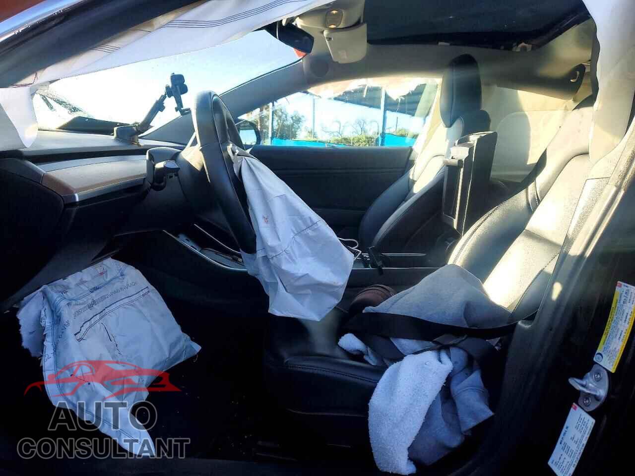 TESLA MODEL 3 2018 - 5YJ3E1EA5JF157404