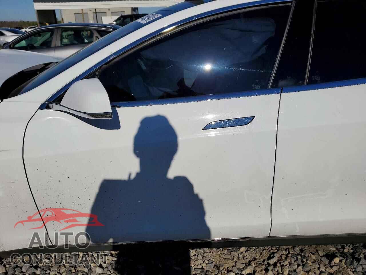 TESLA MODEL S 2015 - 5YJSA1E13FF104439