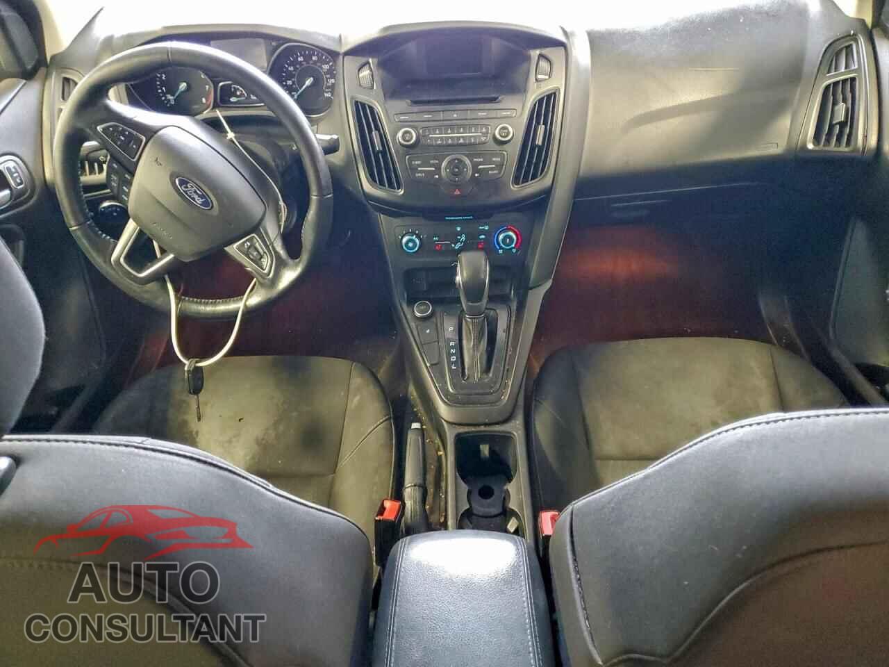 FORD FOCUS 2017 - 1FADP3F22HL283640