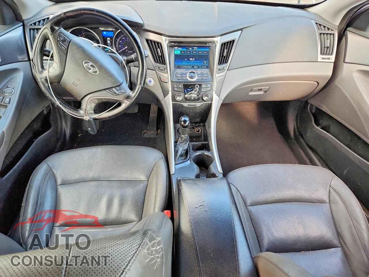 HYUNDAI SONATA 2014 - KMHEC4A41EA104810